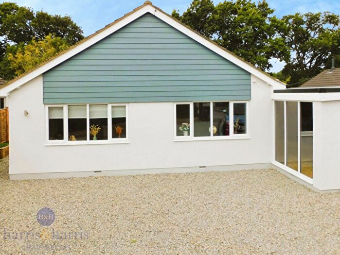3 Bedroom Detached Bungalow For Sale In Newlands Park, Seaton, EX12