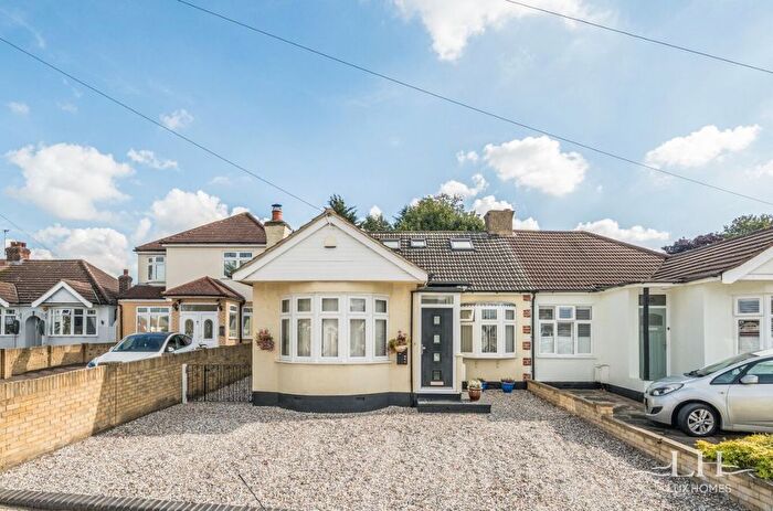 4 Bedroom Bungalow For Sale In Patricia Drive, Hornchurch, RM11