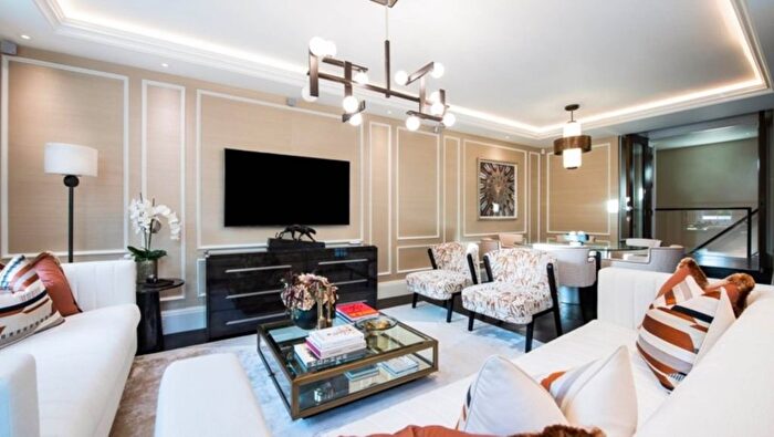 3 Bedroom Flat To Rent In Prince Of Wales Terrace, Kensington, W8