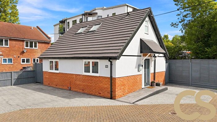 2 Bedroom Detached Bungalow For Sale In Shalcross Drive, Cheshunt, Hertfordshire, EN8
