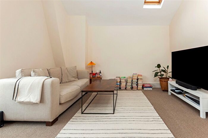 1 Bedroom Flat To Rent In Rusthall Avenue, Chiswick, London, W4