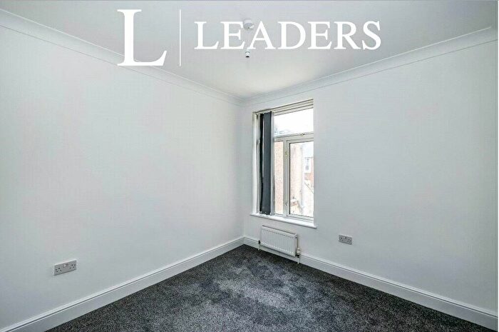 3 Bedroom Terraced House For Sale In Samuel Road, Portsmouth, Hampshire, PO1