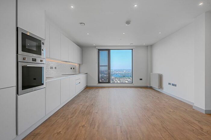1 Bedroom Flat To Rent In The Eades, Selborne Road, London, E17