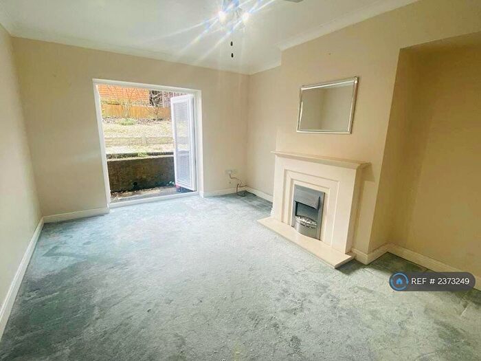 3 Bedroom Semi-Detached House To Rent In Mount Road, Tividale, Oldbury, B69