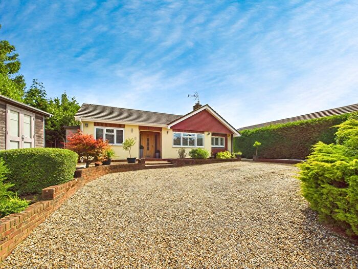 4 Bedroom Detached Bungalow For Sale In Lime Kiln Road, Mannings Heath, RH13