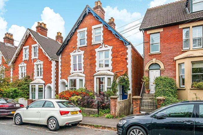 3 Bedroom Semi-Detached House For Sale In St. Marks Road, Salisbury, SP1