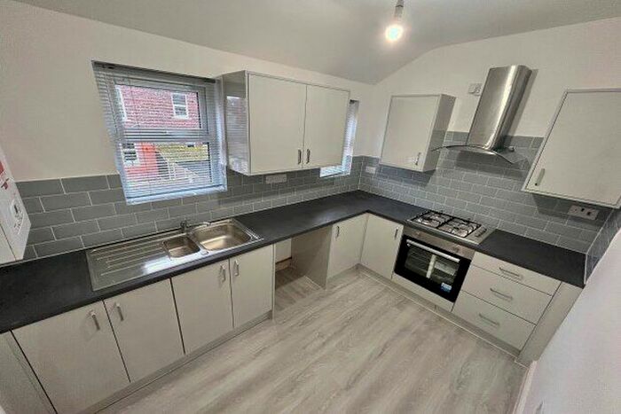 1 Bedroom Flat To Rent In Grosvenor Road, Manchester, M16