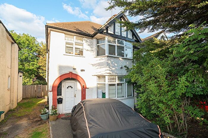 3 Bedroom Semi Detached House For Sale In Holders Hill Drive, London, Greater London., NW4