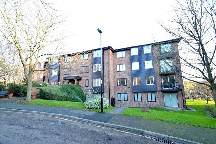 1 Bedroom Flat To Rent In Steep Hill, Croydon, Surrey, CR0