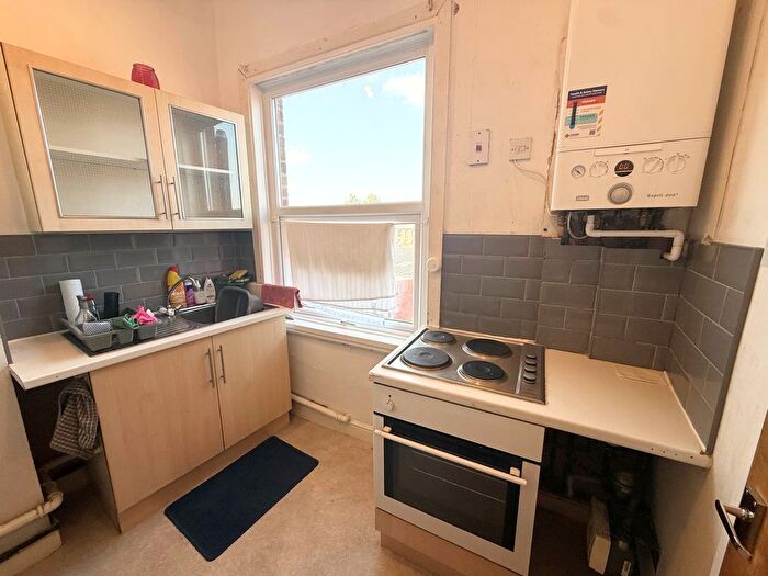 1 Bedroom Flat To Rent In Bank Street, Nottingham, NG10