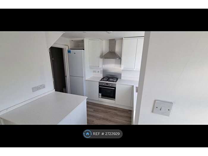 3 Bedroom Semi-Detached House To Rent In Green Dell Way, Hemel Hempstead, HP3