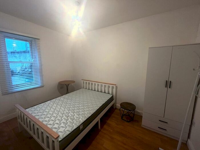 1 Bedroom Apartment To Rent In Camden High Street, Camden, London, NW1