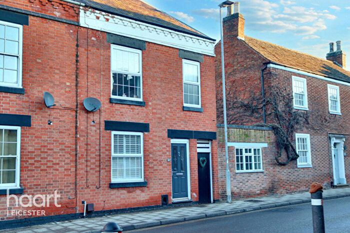 2 Bedroom Terraced House For Sale In High Street, Syston, LE7