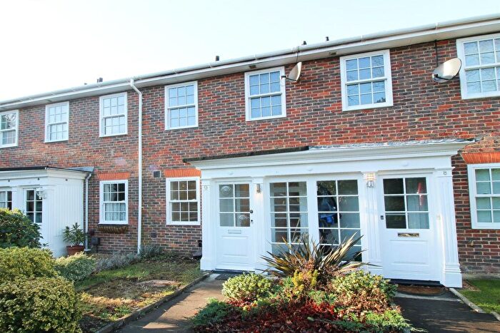 2 Bedroom Property For Sale In Hill Lands, Wargrave, RG10