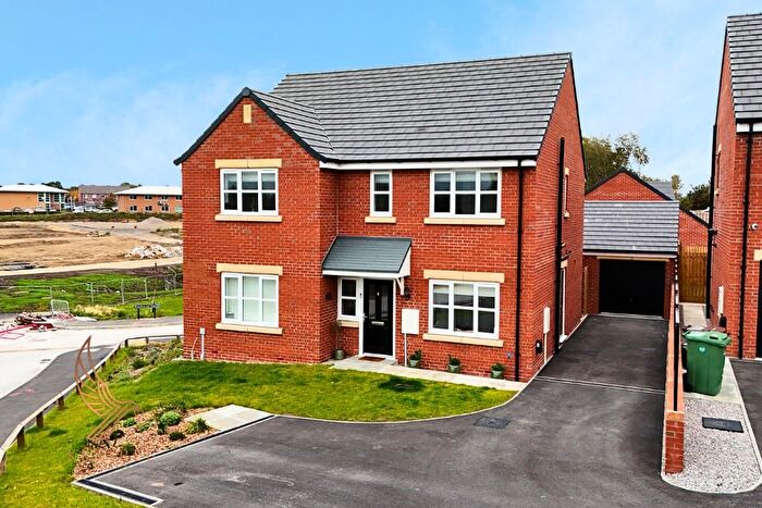 5 Bedroom Detached House For Sale In Ruby Close, Wakefield, WF1