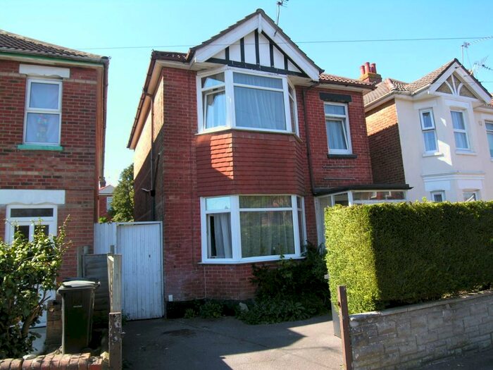 6 Bedroom House To Rent In Bedroom Detached House In Winton, BH9