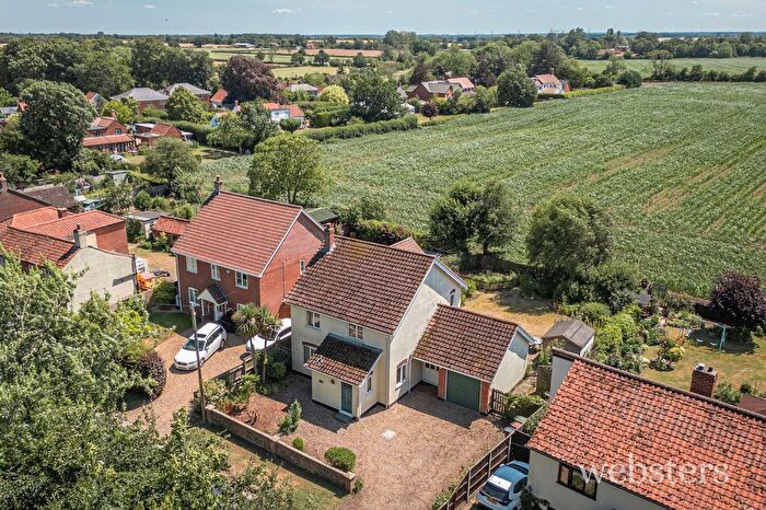 4 Bedroom Detached House For Sale In Mattishall Road, East Tuddenham, NR20