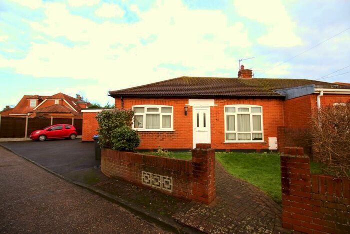 5 Bedroom Semi-Detached House To Rent In Vegal Crescent, Englefield Green, Egham, Surrey, TW20