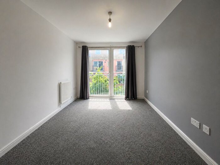 2 Bedroom Flat To Rent In Wooldridge Close, Feltham, TW14