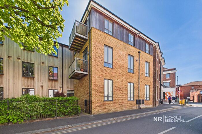 2 Bedroom Flat To Rent In A The Parade, Epsom, Surrey., KT18