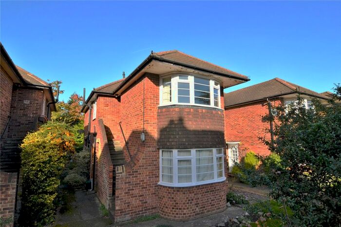 2 Bedroom Flat To Rent In Belmont Road, Twickenham, Middlesex, TW2