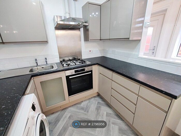 1 Bedroom Flat To Rent In Wimborne Road, Poole, BH15