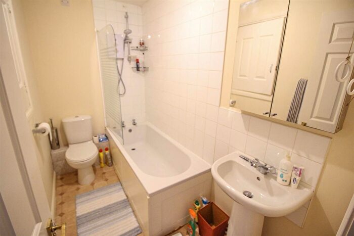 2 Bedroom End Of Terrace House To Rent In Broad Meadows, Kenton, Newcastle Upon Tyne, NE3