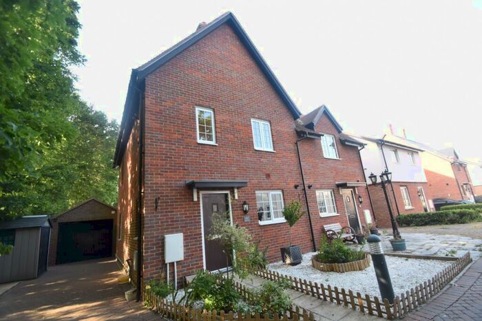 3 Bedroom Semi-Detached House To Rent In Forest Path, Silsoe, Bedford, Bedfordshire, MK45