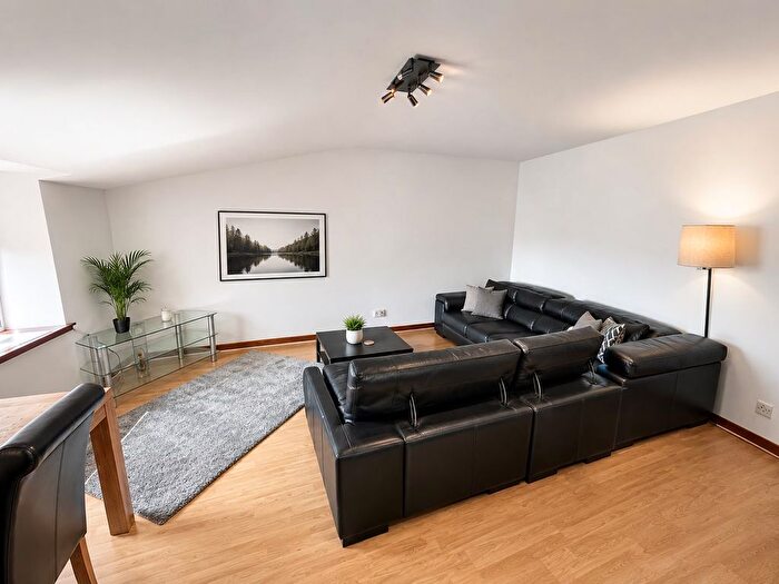 2 Bedroom Flat To Rent In Bonnybank Apartments, Dundee, DD1
