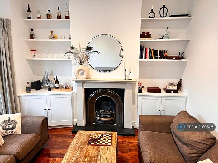 2 Bedroom Maisonette To Rent In Aliwal Road, London, SW11