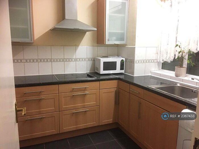 3 Bedroom Flat To Rent In President House, London, EC1V