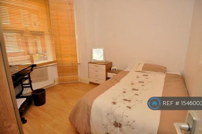 6 Bedroom Terraced House To Rent In Furness Road, Manchester, M14