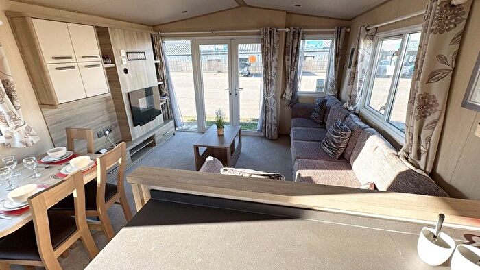 3 Bedroom Mobile/park Home For Sale In Leysdown Road, Leysdown-On-Sea, Sheerness, ME12