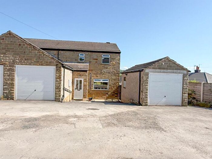 3 Bedroom Semi-Detached House For Sale In Anderton Street, Cross Hills, BD20