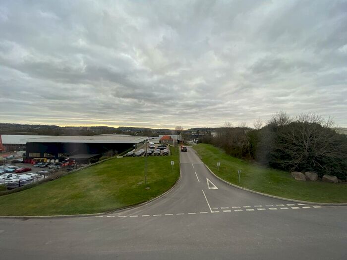 2 Bedroom Flat To Rent In Aspen Drive, Bristol, BS10