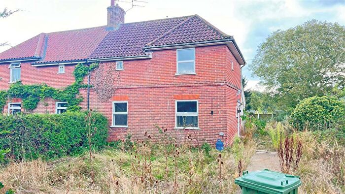 3 Bedroom Semi-Detached House For Sale In Rectory Close, Coltishall, Norwich, NR12