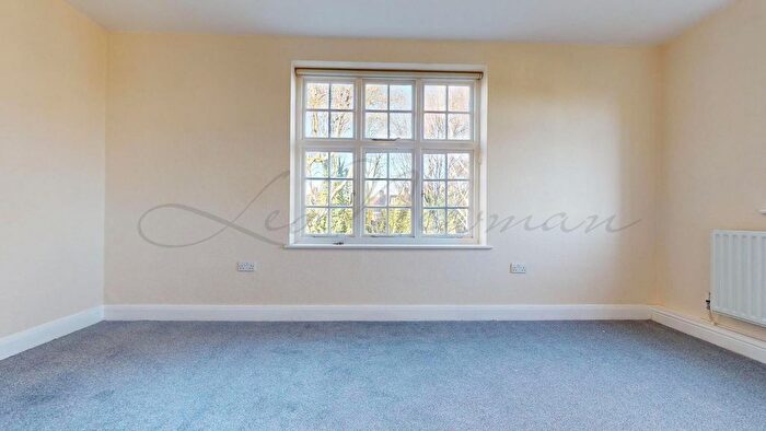 2 Bedroom Flat To Rent In Meadway, Hampstead Garden Suburbs, NW11