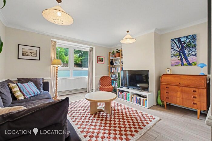 1 Bedroom Flat For Sale In Highbury New Park, Crowfield House, N5