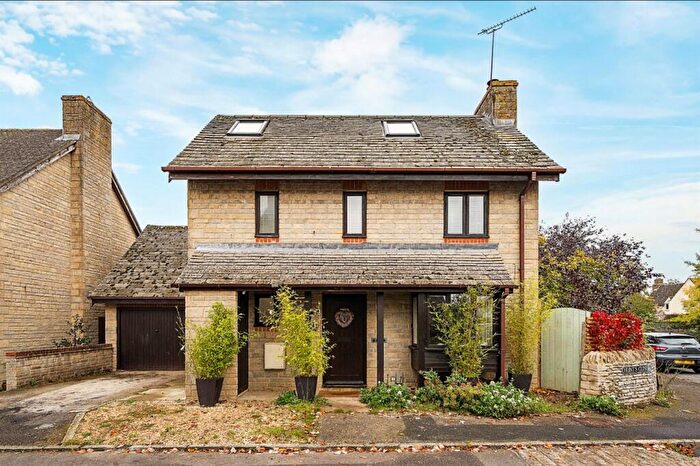 3 Bedroom Detached House To Rent In Hunts Close, Stonesfield, Witney, OX29