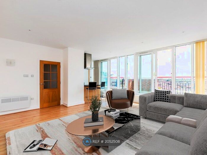 3 Bedroom Flat To Rent In Brecon House, Portsmouth, PO1