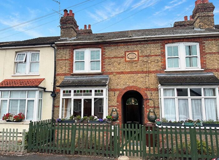 2 Bedroom Terraced House For Sale In Hythe Park Road, Egham, Surrey, TW20