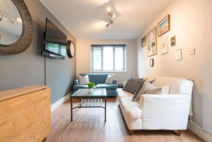 7 Bedroom Terraced House To Rent In Mackintosh Place, Cardiff, CF24