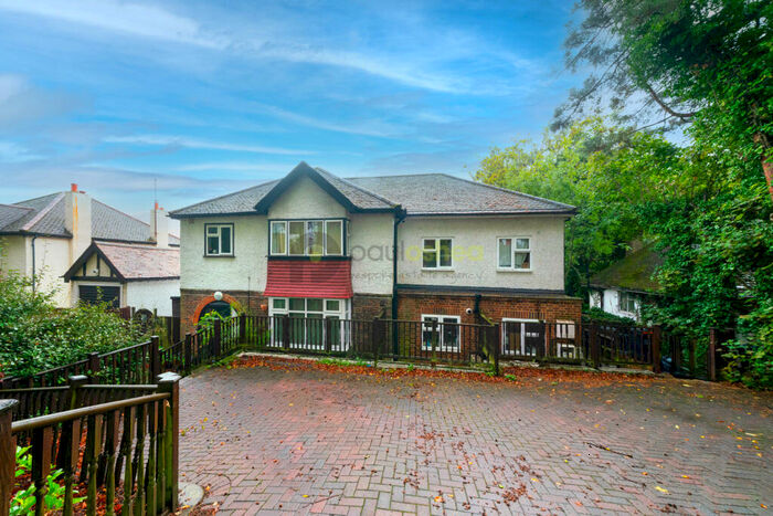 1 Bedroom Flat To Rent In The Drive, Coulsdon, CR5