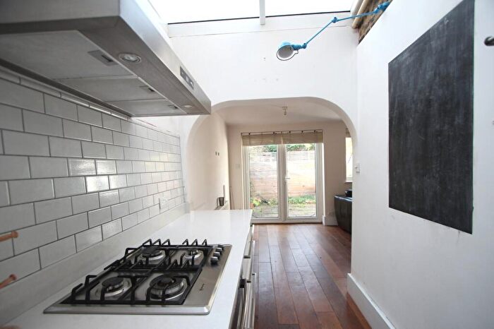 1 Bedroom Apartment To Rent In Inderwick Road, Crouch End, London, N8