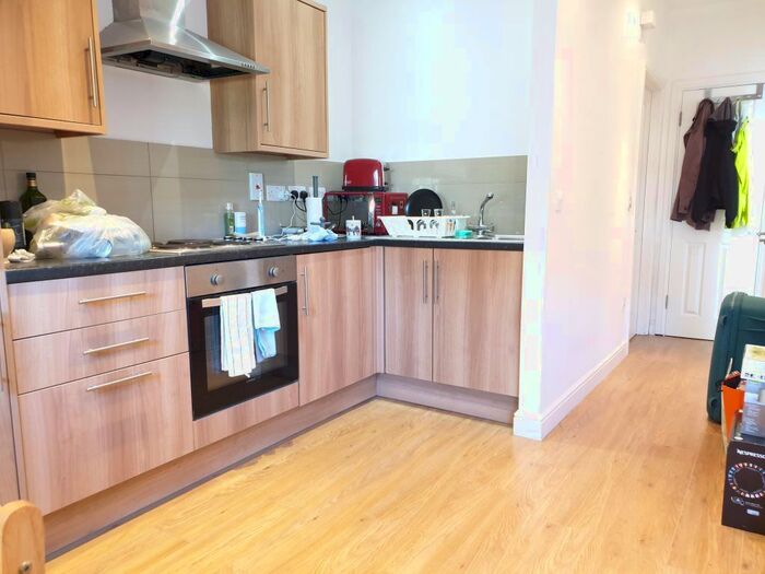Studio To Rent In Fonthill Road, London, London, N4
