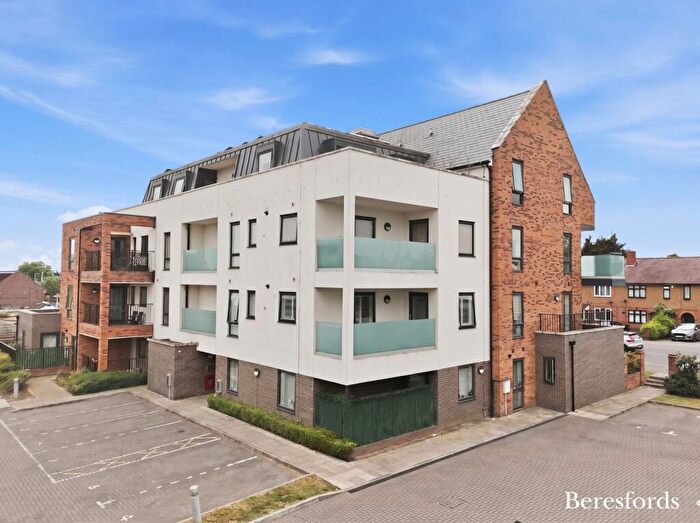 1 Bedroom Apartment For Sale In Brick House A, Faringdon Avenue, RM3