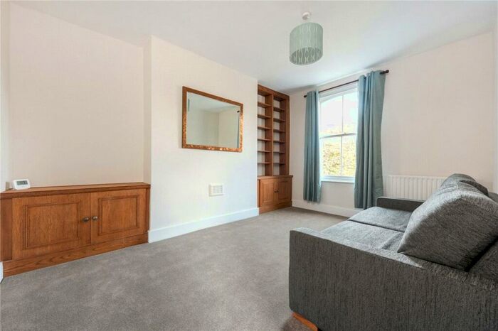 1 Bedroom Apartment To Rent In Englefield Road, London, N1