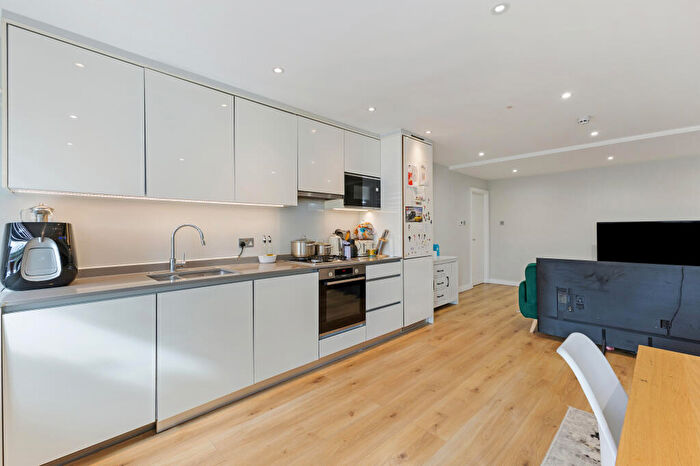 2 Bedroom Flat For Sale In Buckingham Parade, Stanmore, HA7