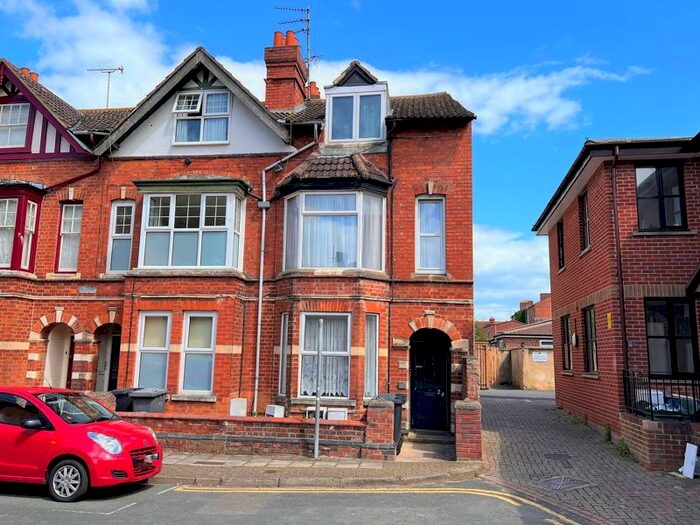 1 Bedroom Flat To Rent In St. Michaels Square, Gloucester, GL1