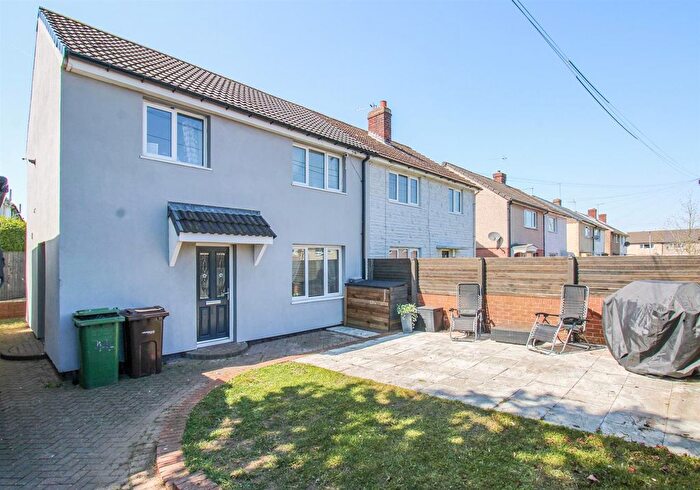 3 Bedroom Semi-Detached House For Sale In Cromwell Road, Castleford, WF10